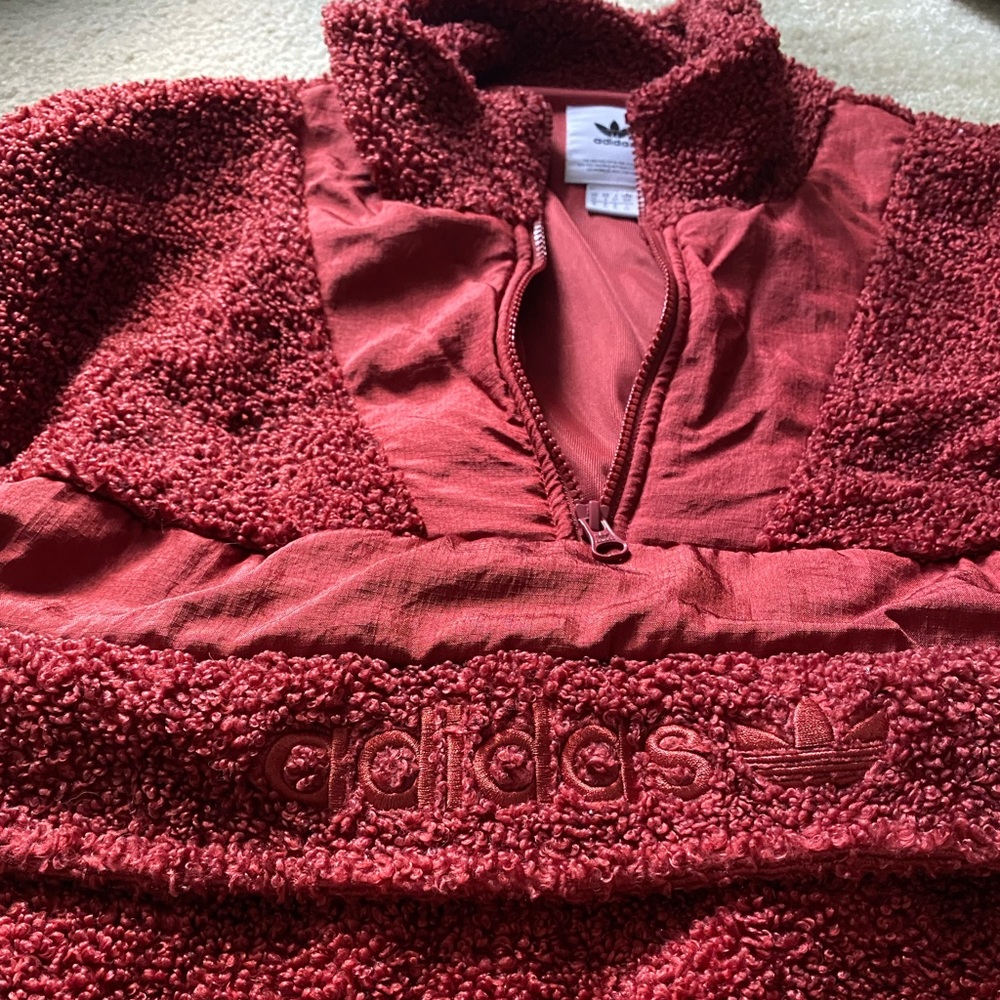 Adidas Sherpa Pullover 🖤🍑